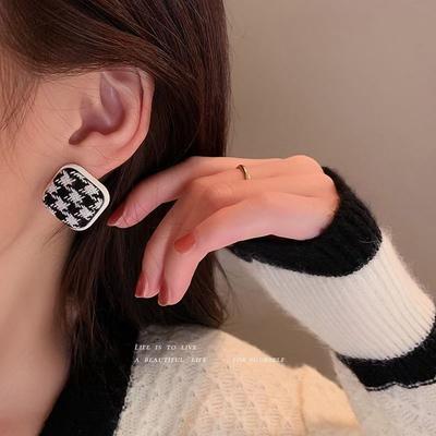 JMXD-Plaid Earrings, Chessboard Mesh Earrings Special Design Sense Premium Retro Earrings