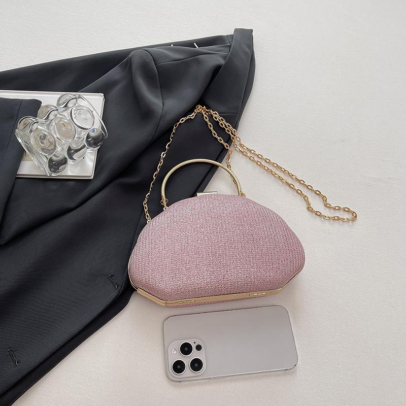 Banquet portable small bag women's 2026 new popular fashion chain dinner bag temperament versatile women's messenger bag