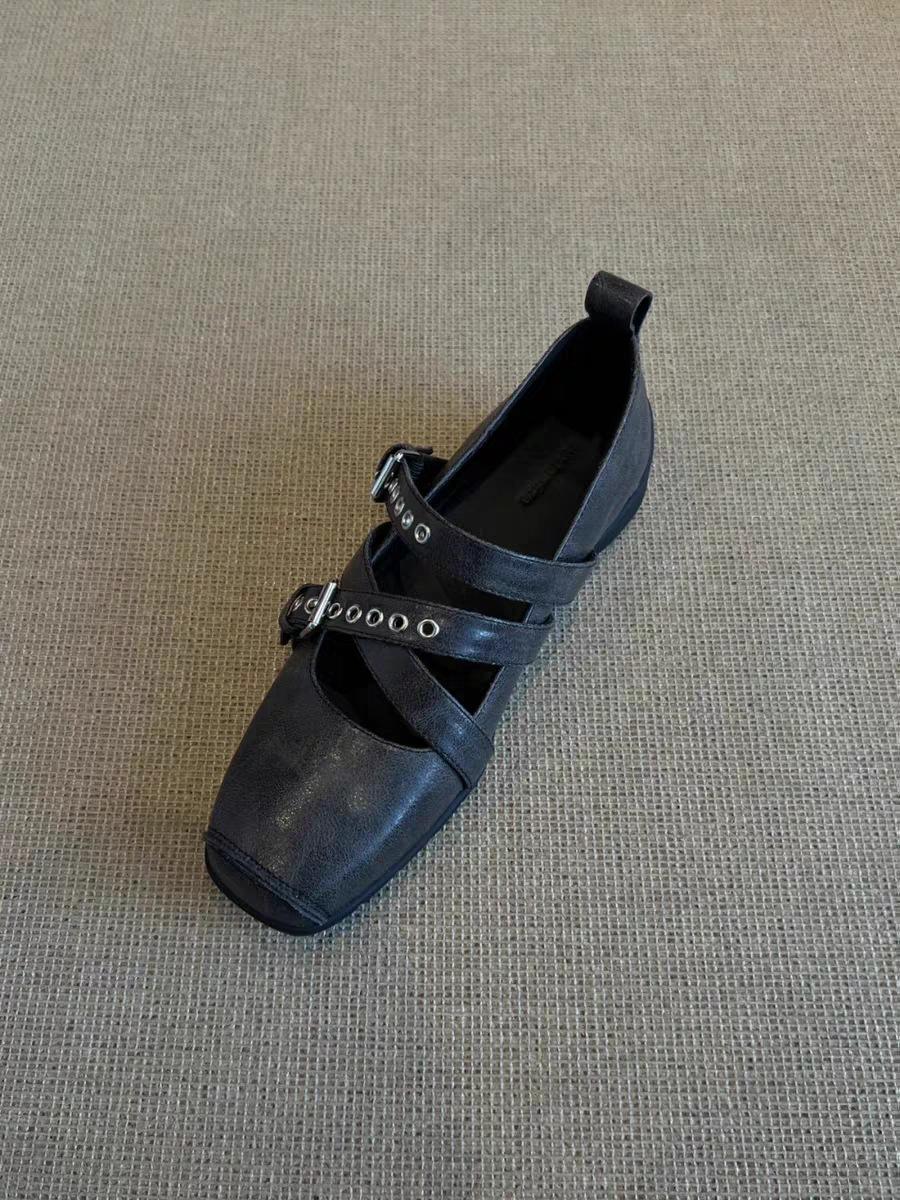 

Spot~ Fashion Design Belt Buckle Mary Jane Shoes Women s Head Pig Nose Cross Strap Thick Heel Single Shoes 40