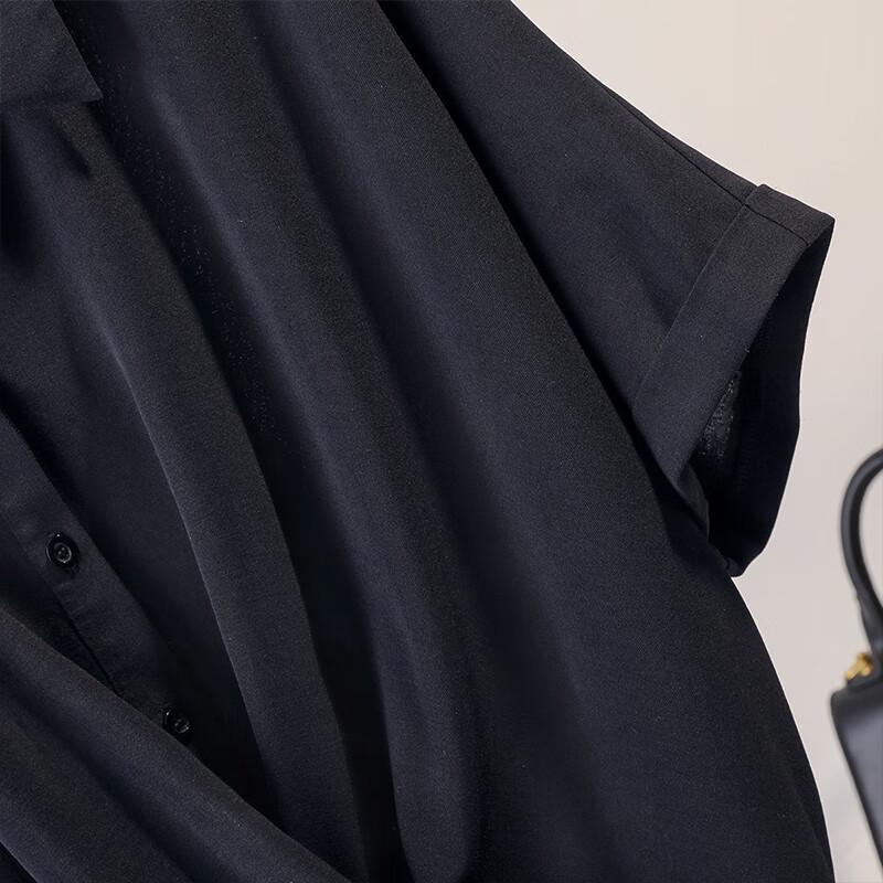 Damenhemd mit verdrehtem Kragen für Pendler