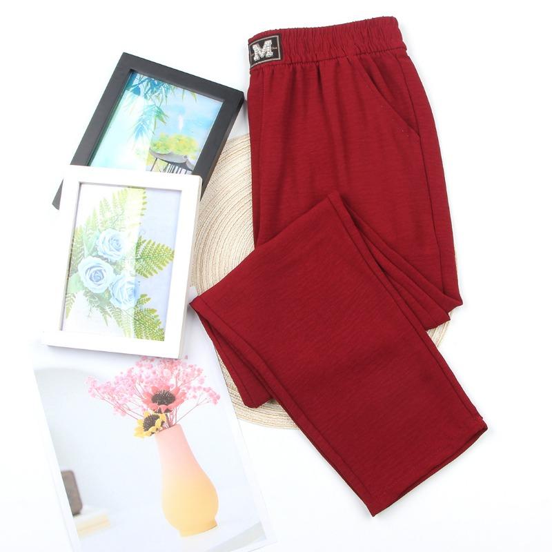 

Женские брюки большого размера из ледяного шелка с мятой фактурой, летние брюки для мамы, повседневные универсальные брюки галифе, эластичная талия, брюки-репа, свободные брюки длиной девять пунктов 5XL [140-77.5kg] бордовый