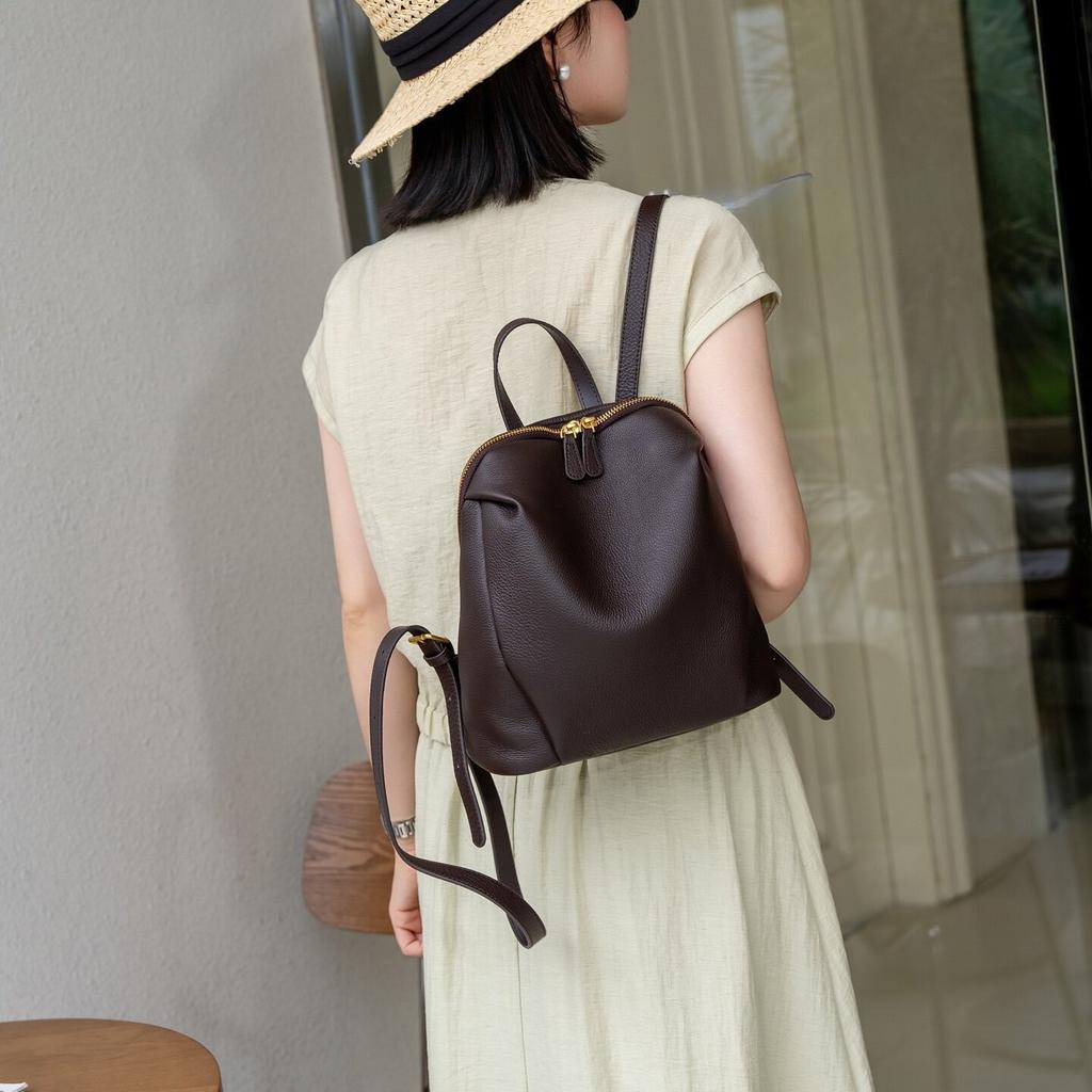 Leather Backpack Women's 2026 New Fashion Versatile Women's Backpack First Layer Cowhide Soft Leather Large Capacity Small Backpack
