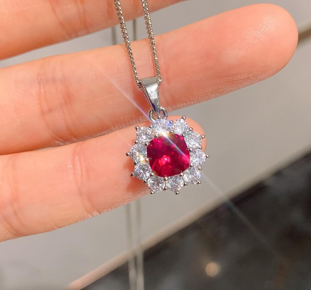 Jewelry Tide Simulation Red Corundum Gem Set