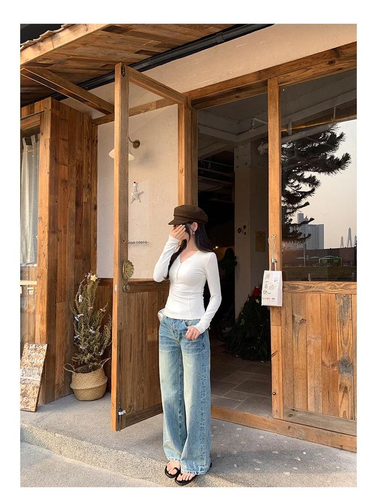 Korean Style V-Neck Button Knitwear for Women - Autumn/Winter Long-Sleeve Slimming Top