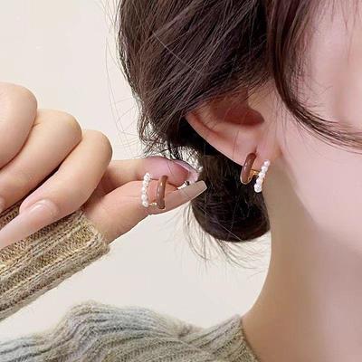Red C-Shaped Pearl Earrings for Women - Exquisite and Unique High-Grade Accessories