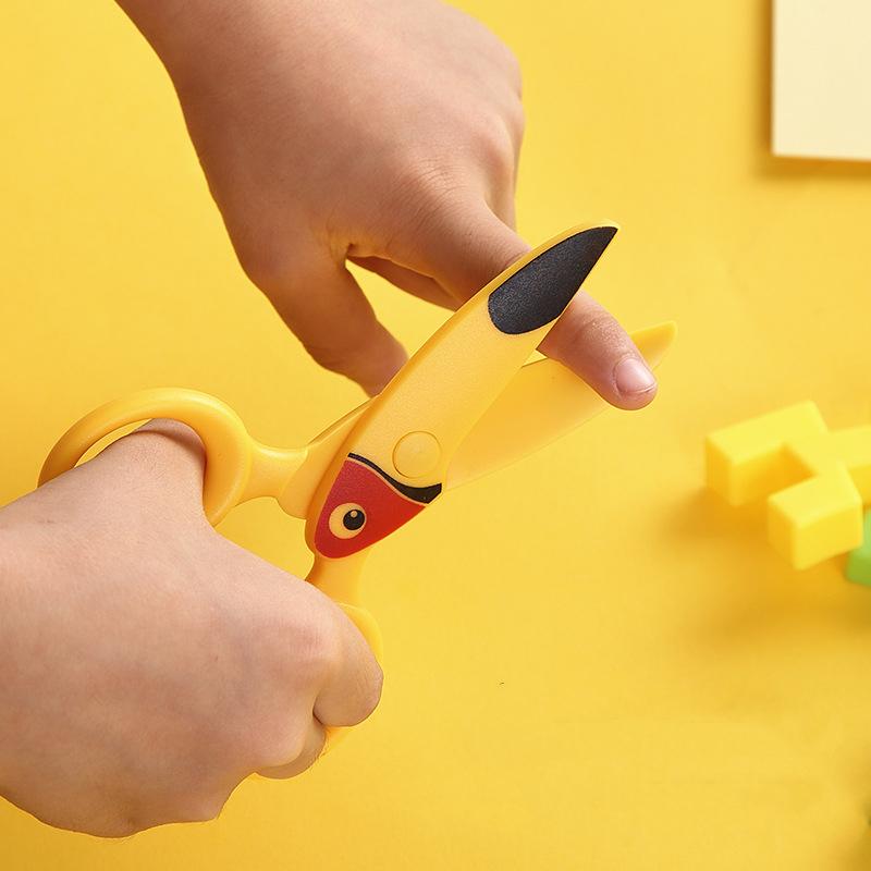 1 יחידה מספריים בטיחות לילדים חמוד מצויר פלסטיק סכין חותך לילדים DIY נייר עבודות יד משרד בית ספר תלמיד F7231
