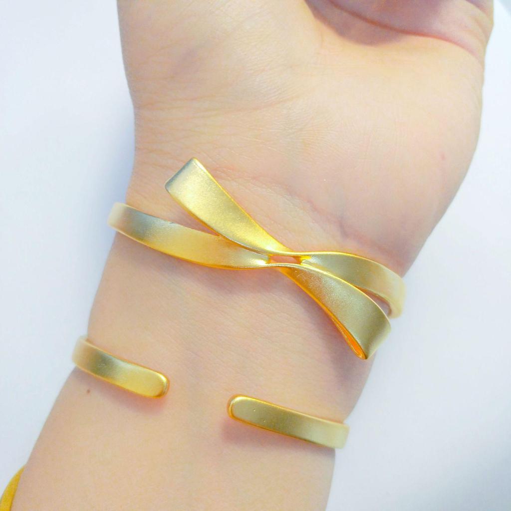 Gold-Plated Copper Open Bow Bangle for Women - Celebrity Style Jewelry