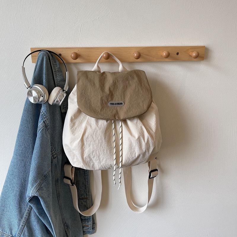 Lightweight Travel Backpack Women's New Fashion Casual Versatile Large-capacity College Student Handbag