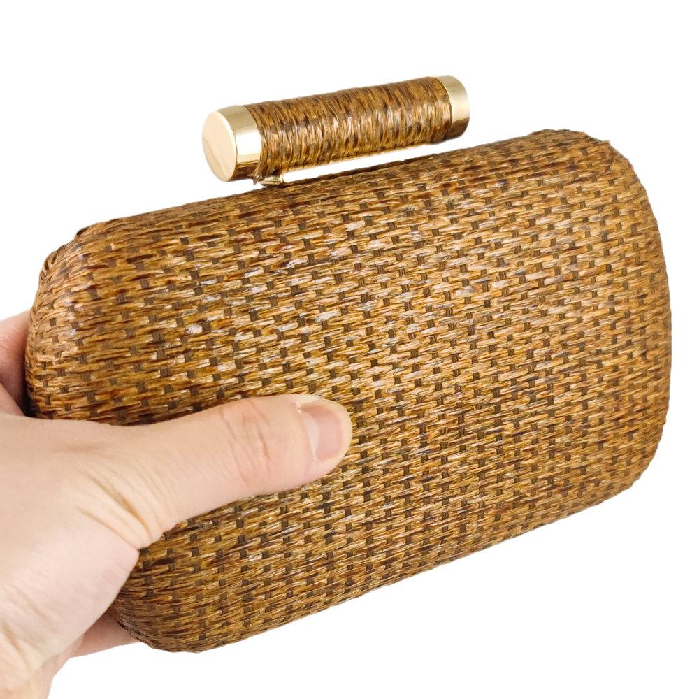 

Boutique De FGG Straw Women Metal Clutches Chain Shoulder and Crossbody Bags Ladies Party Cockatail Evening Beach Clutch Purse Mini Clutch