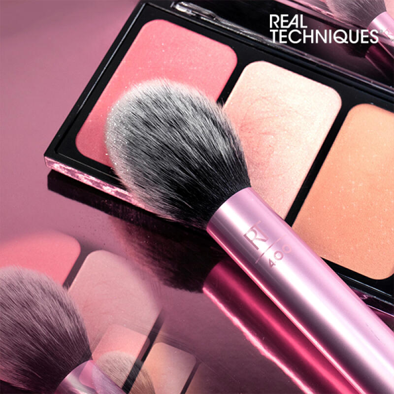 [real techniques] blush brush
