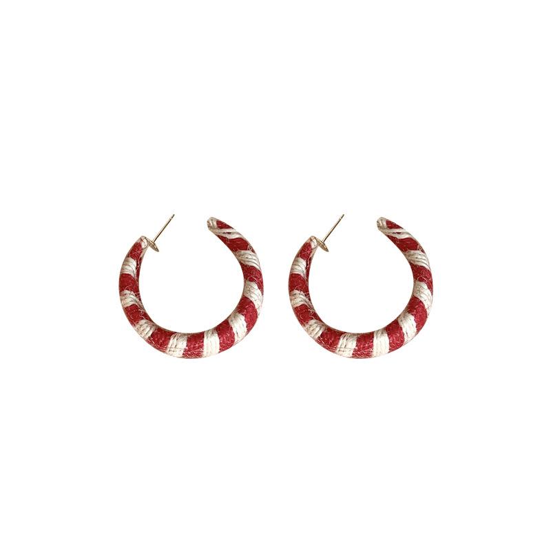 Elegant C-Shaped Knitted Yarn Earrings: Autumn/Winter High-End Fashion for Women