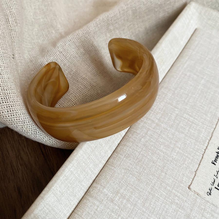 

2025 Неправильный геометрический круглый браслет: Элегантный, Универсальный Высококлассный Модный Браслет темный кофе