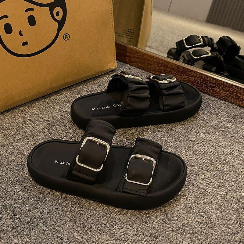 Summer outer wear flat bottom non-slip thick bottom stepping on shit feeling one-word drag 2025 new cool slippers pregnant women beach sandals women