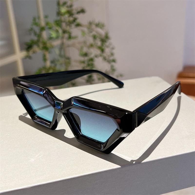 Cat Eye Oversized Sunglasses Gradient for Women Fashion Retro Stylish Trend Brand Design Outdoor Party Shades Eyewear