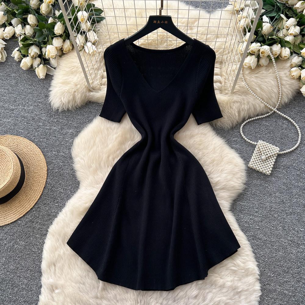 V-neck Short-sleeved Knitted Multi-color Dress, Summer A-shaped Skirt, Age-reducing Waist and Thin Temperament Commuter Skirt
