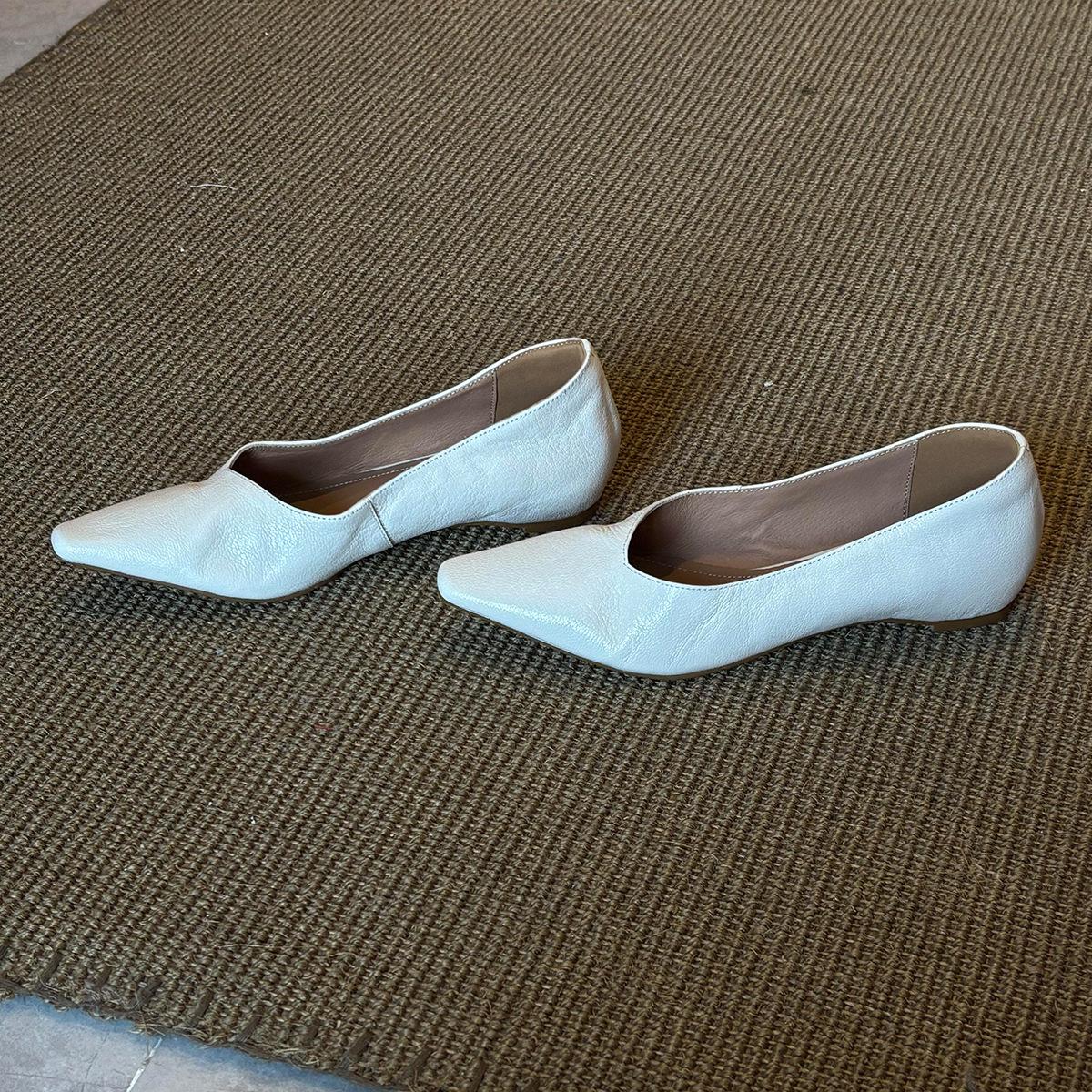 

Версия из овчины~ ретро стиль овчина внутренняя высота увеличение минималистичные одинарные туфли женские острый носок темперамент универсальные мягкая подошва для работы 40 белый