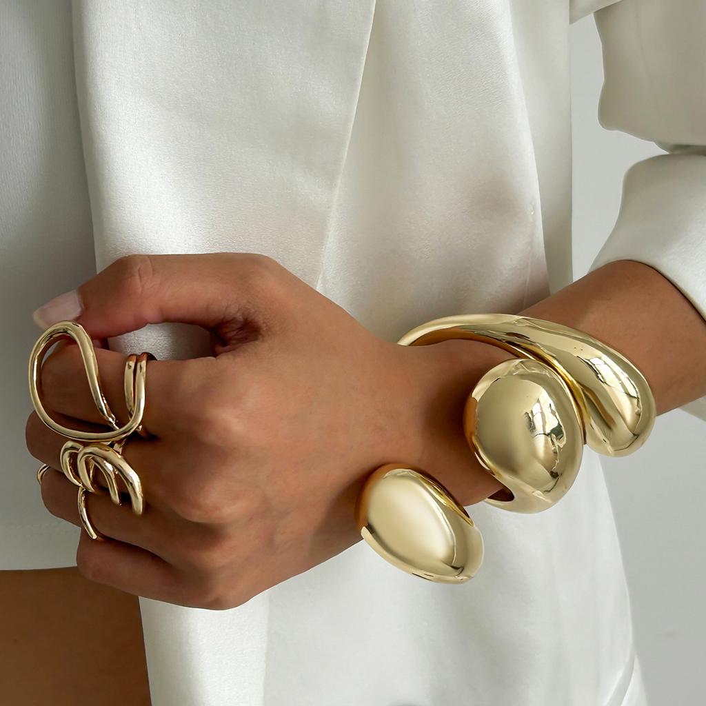 Exaggerated Metal Smooth Hug Bracelet Bracelet Personality Oversized Water Drop Spring Bracelet Women