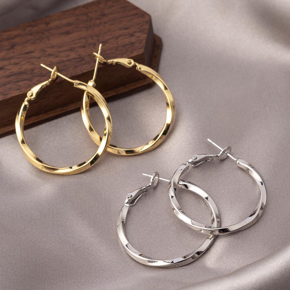 2025 Women's Möbius Hoop Earrings: Light Luxury & Nordic Retro Style