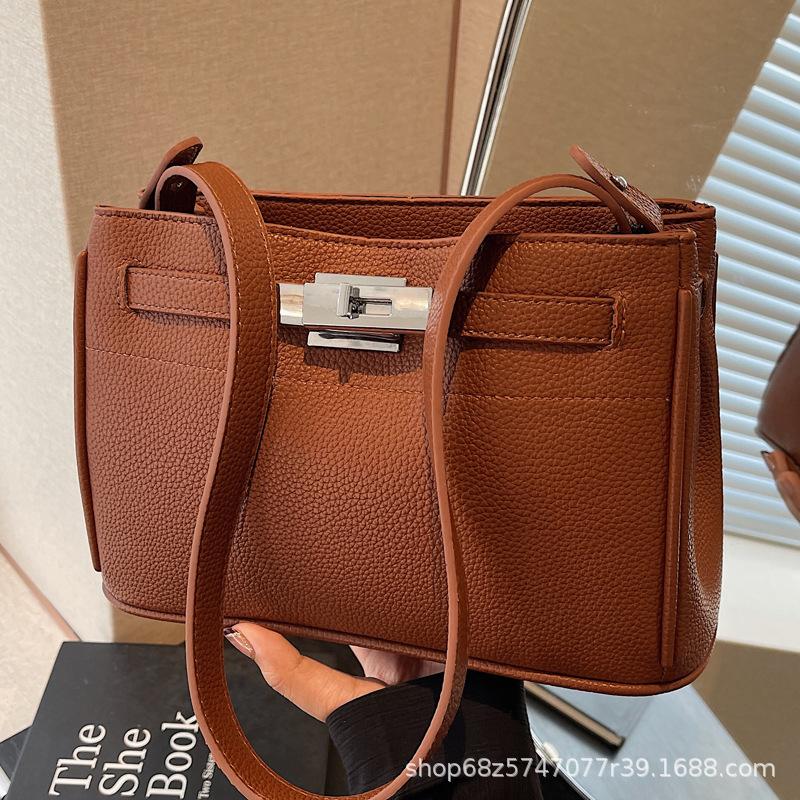 Retro High-end Underarm Bag Women's 2025 New Fashion Texture Kelly Bag Niche Design Simple Shoulder Women's Bag