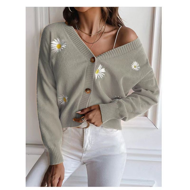 

Fashion Wind New Arrival Loose Knitwear Small Chrysanthemum Embroidered V-neck Sweater V-Neck Knitted Sweater Grey XL