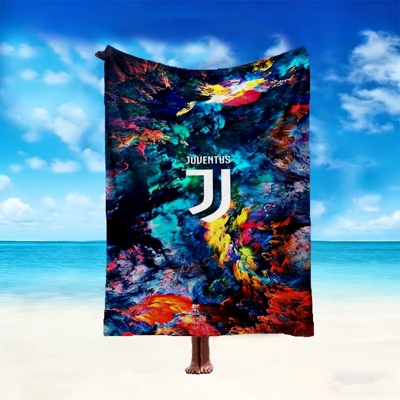 Soft Juventus Football Club Blanket Perfect for Snuggling Up On the Sofa, Ideal for Cozying Up In the Bedroom