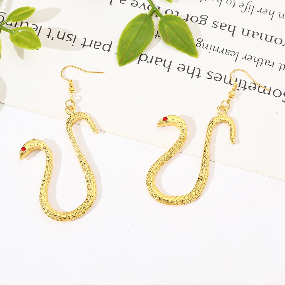 Orecchini Pendenti Serpente Cartone Animato Anime Boa Hancock Prop Cosplay Gioielli Pendenti Orecchini Regali Carini per Feste per Donna Ragazze