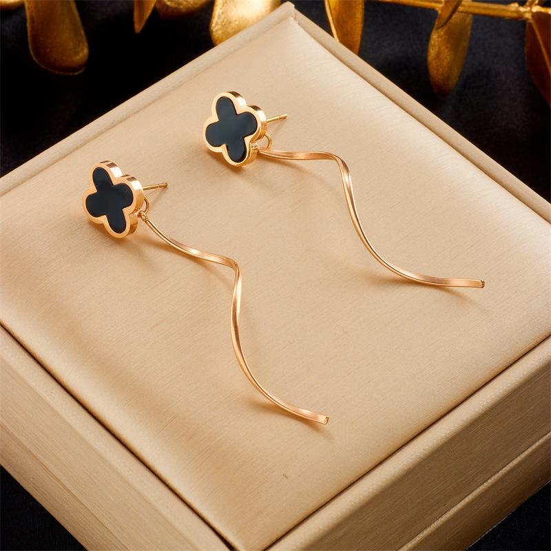 

Серьги из стерлингового серебра S925 для женщин Серьги Lucky Clover Гвоздики для женщин Девушка 18-каратное золото Титан Гипоаллергенная мода Простая симпатичная серьга