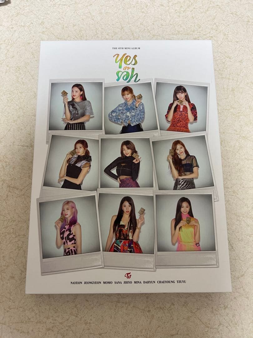 [Б/У] Альбом TWICE  Yes or Yes  с фотокарточкой