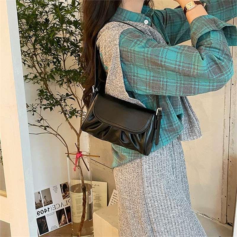 

Сумка Cloud bag senior feeling женская летняя 2024 мягкая восковая плиссированная сумка подмышкой на одно плечо косая маленькая сумка женская