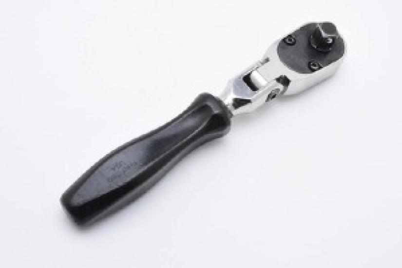 

Snap-on Tools Black 3/8 Drive Stubby Length Flex Ratchet FHKFD80 USED