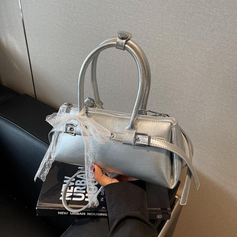 Premium bag women's summer new fashion niche messenger bag women's portable baguette bag