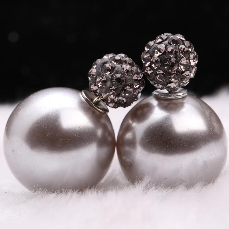 Korean version of fashionable women's earrings with diamonds and soft pottery size pearl studs, trendy temperament versatile earrings jewelry