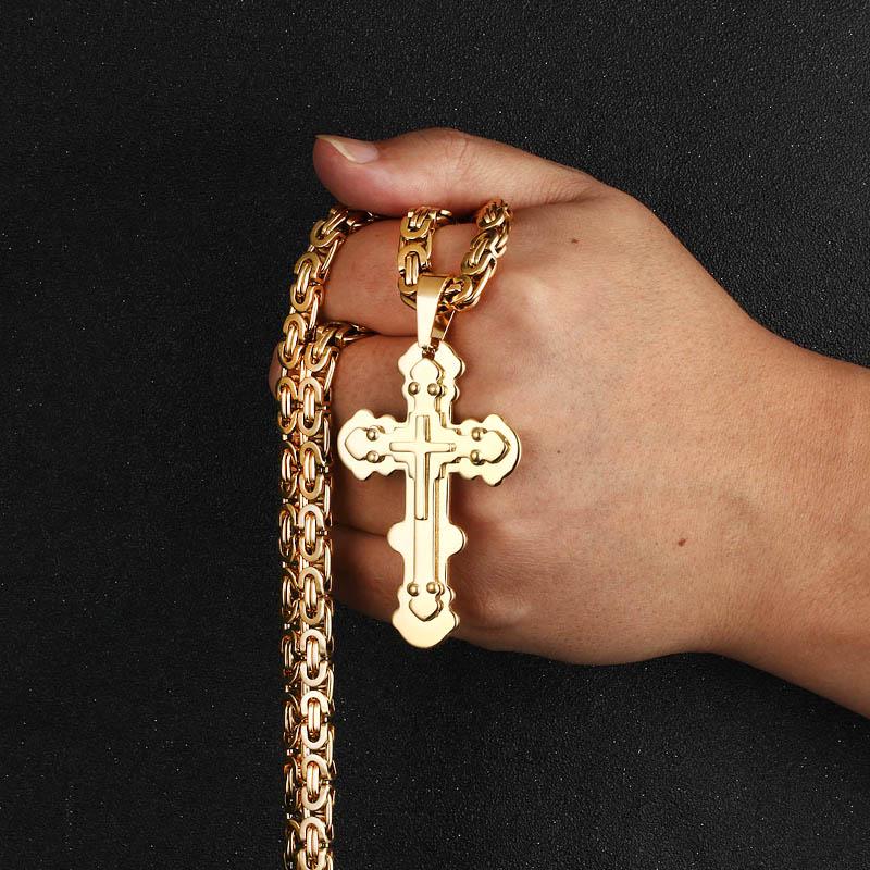 Collana a Catena con Ciondolo a Forma di Croce Colore Oro in Acciaio Inossidabile per Uomo Gioielli di Cristo Gesù Crocifissi Cattolici Regalo per Battesimo Souvenir