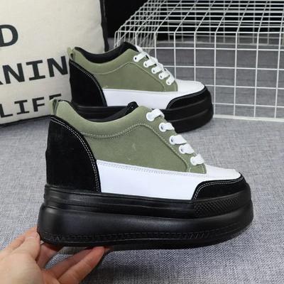 Mode 2025 Printemps Nouveaux Chaussures Couleur Mixte 10CM Chaussures Femme à Semelle Épaisse Augmentant la Hauteur Tout-aller Mince Noir Décontracté Chaussures de Sport