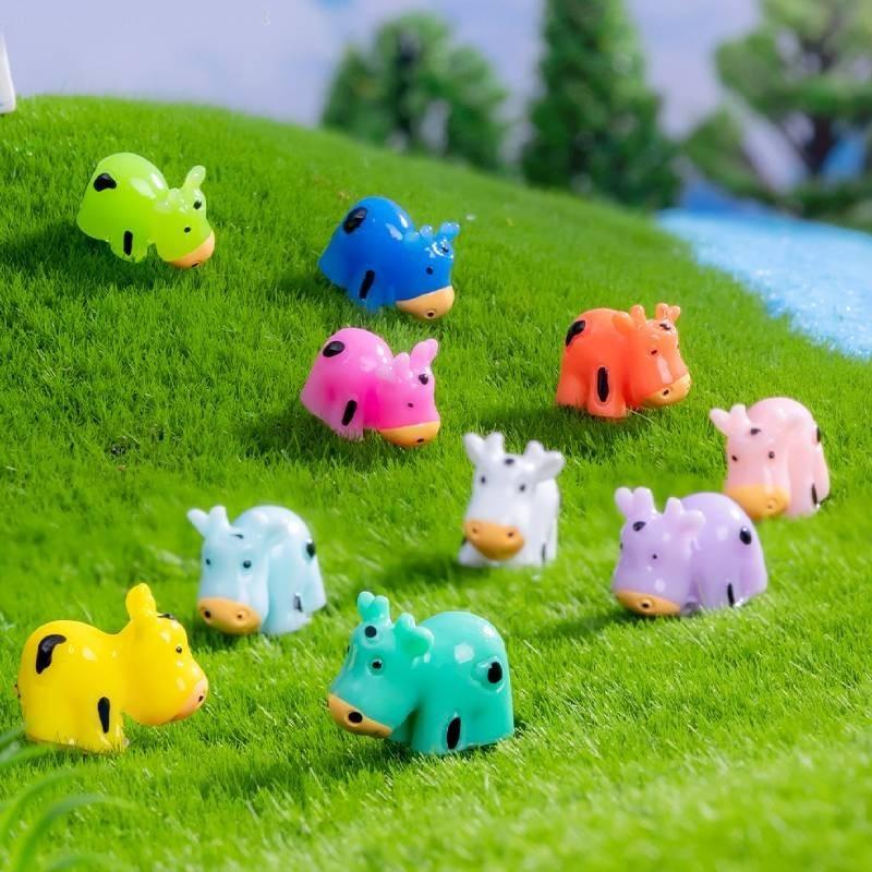 Colorful Mini Resin Cow Figurines For Creative Diy Garden Decoration