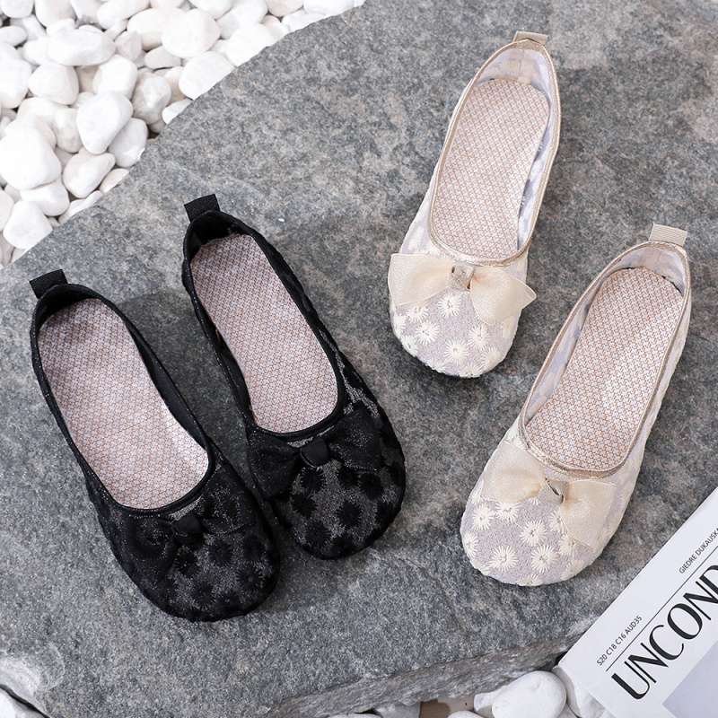 Summer sandals women's single shoes soft sole breathable lace shallow mouth versatile women's shoes comfortable flat bottom casual mother shoes mesh