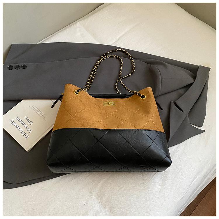 High-value Large-capacity Bag Women's New Retro Suede Diamond Chain Crossbody Bag Shoulder Bucket Bag