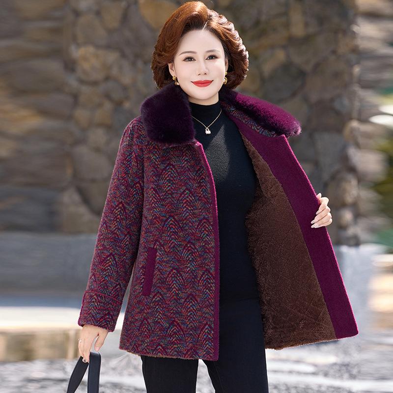 

Grandma Winter Cotton Jacket: Thickened Coat for Middle-Aged to Elderly Women 3XL for 120-135 lbs червоний