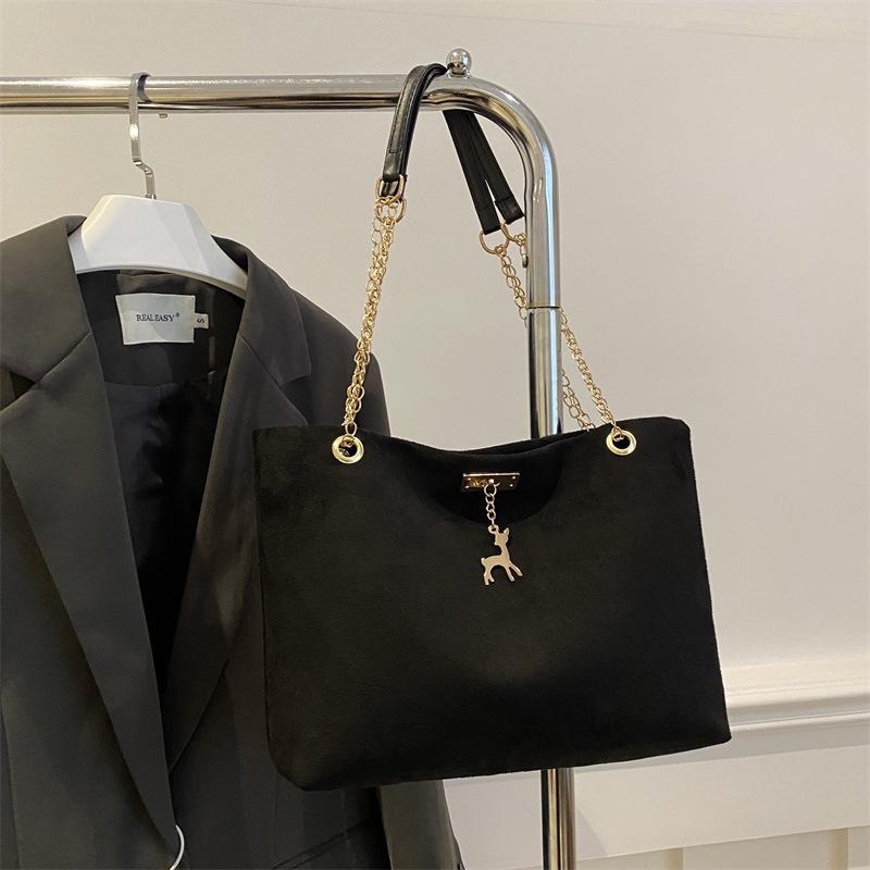 Retro commuter texture chain shoulder bag women s winter new underarm bag tote bag women чёрный