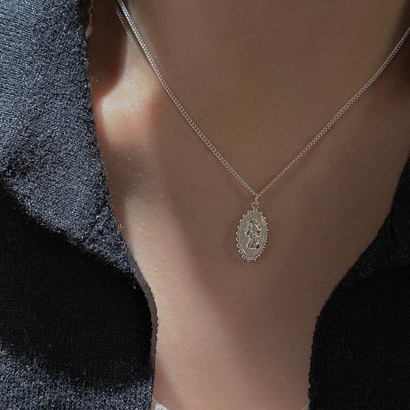 S925 Sterling Silver Niche Design Sense Retro Portrait Simple Necklace Korean Style Fashionable Collarbone Chain