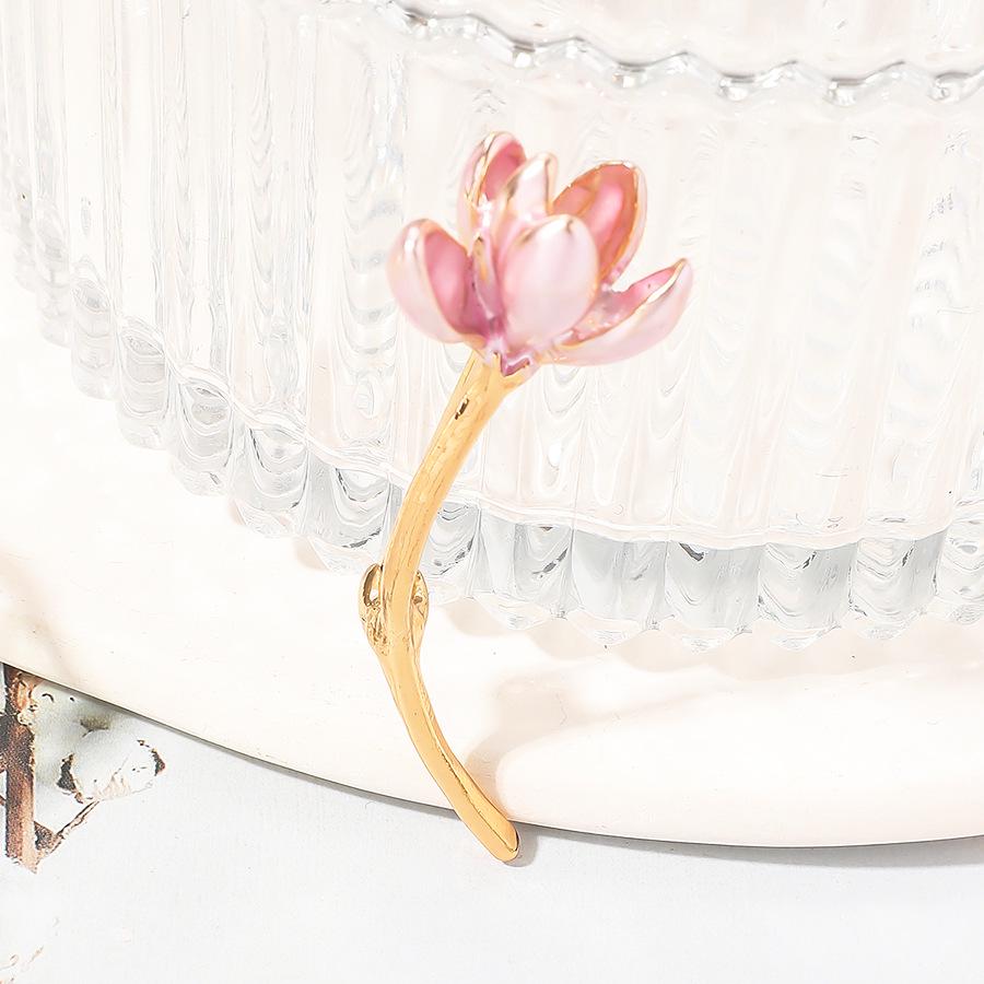 Exquisite Retro Pink Lotus Brooch - Oil Painting Floral Design, Perfect for Cheongsam Decoration