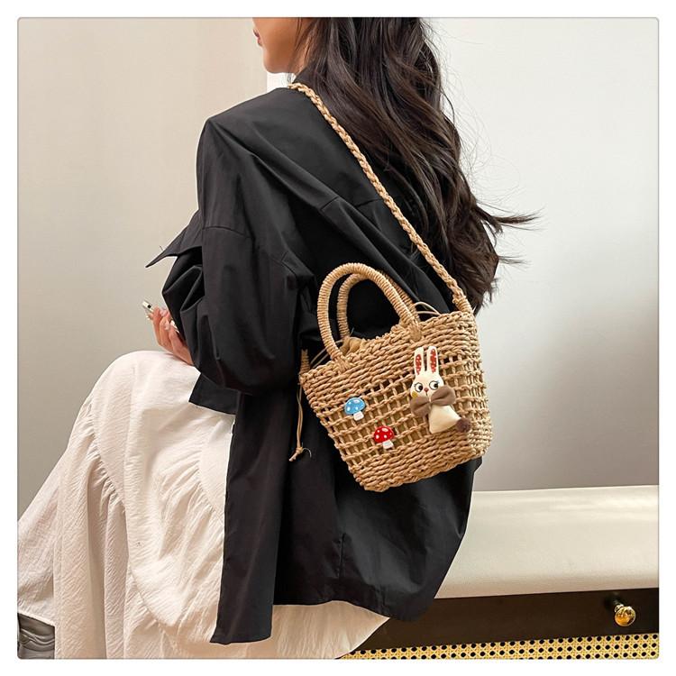 Stroh kleine Tasche lässige Schulter Umhängetasche Damen gewebte Bucket Bag Cartoon niedliche Gemüsekorb Handtasche