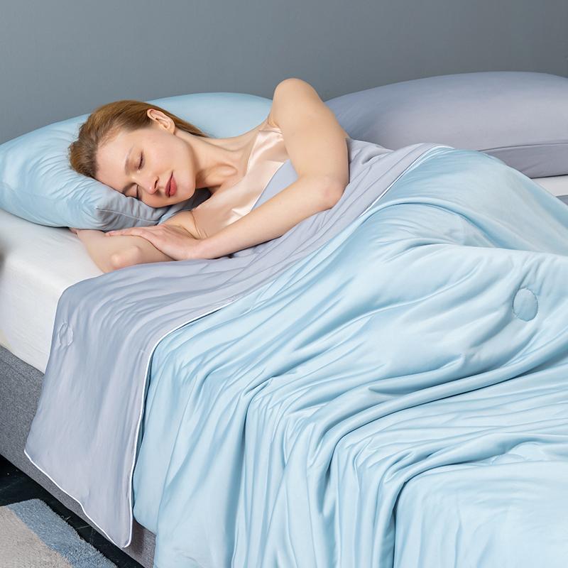 Class A Ice Cream Cooling Silk Quilt: Lightweight, Machine Washable Summer Air Conditioning Blanket