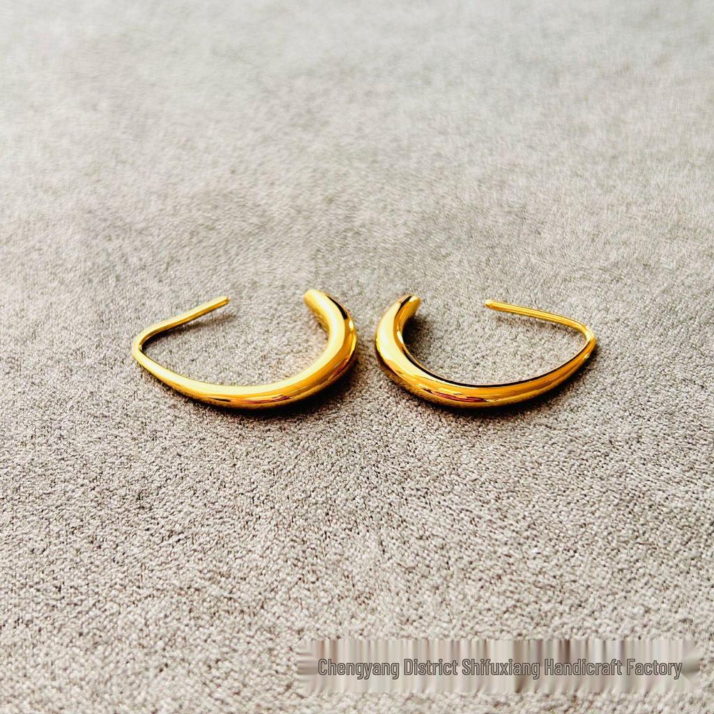 Gold Retro Temperament Stud Earrings for Women - 2024 Spring/Summer Trendy Light Luxury Niche Design