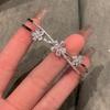 Neues Kleeblatt-Armband für Damen mit markanten silbernen Blütenblättern, offenes Zirkonia-Armband, Geschenkarmband