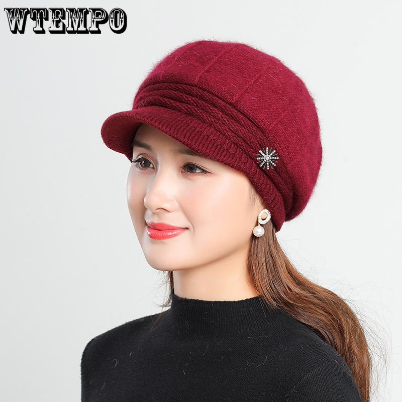 Mid Aged and Elderly Women's Warm and Knitted Beret for Autumn and Winter, New Beret for Outdoor Travel