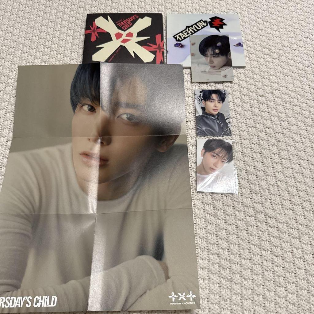 [USED] TXT Taehyung Thursday's Child hologram trading card included