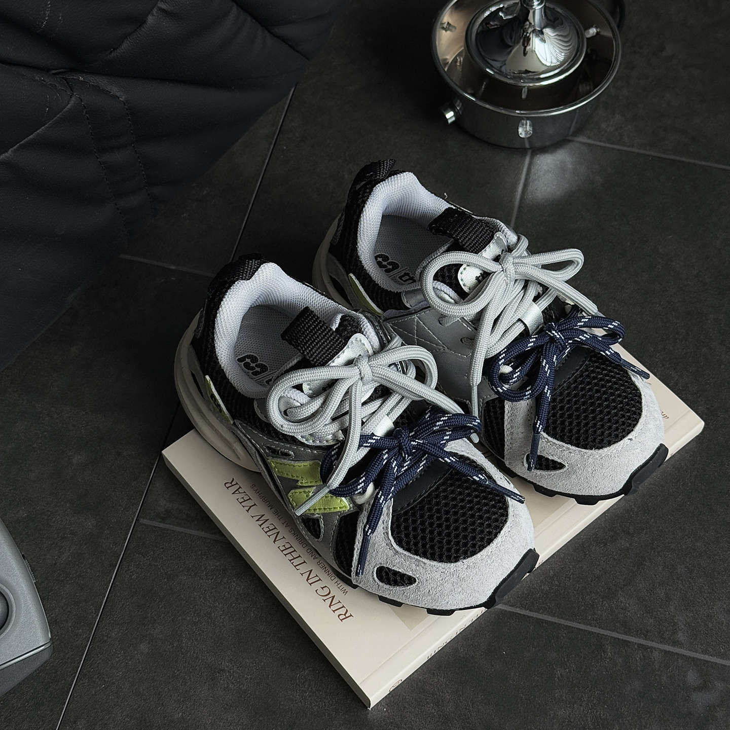 

XSHX functional children s sports shoes cushioning thin bottom Wenzhou classmates boys and girls autumn new Velcro mountain hiking 30