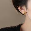 Korean version of square pearl earrings light luxury simple fashion design sense stud earrings exquisite temperament explosive earrings women