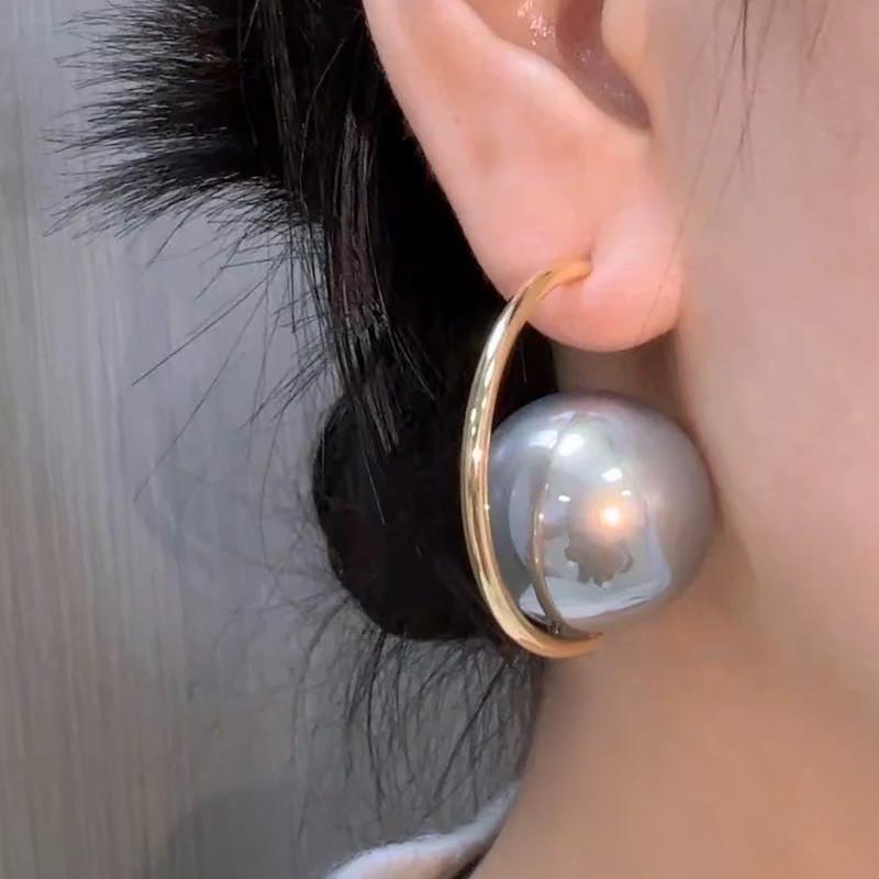 Chic Retro Pearl Earrings Sophisticated Cold Tone Statement Earrings For Ladies